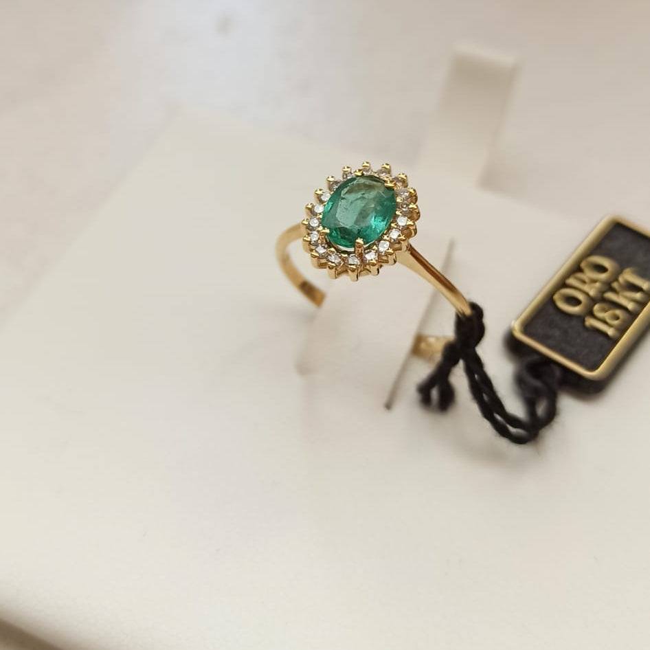 ANELLO CON SMERALDO NATURALE E DIAMANTI NATURALI, ORO GIALLO 18CT