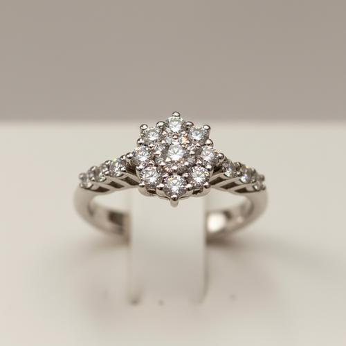 Anello con diamanti brillanti