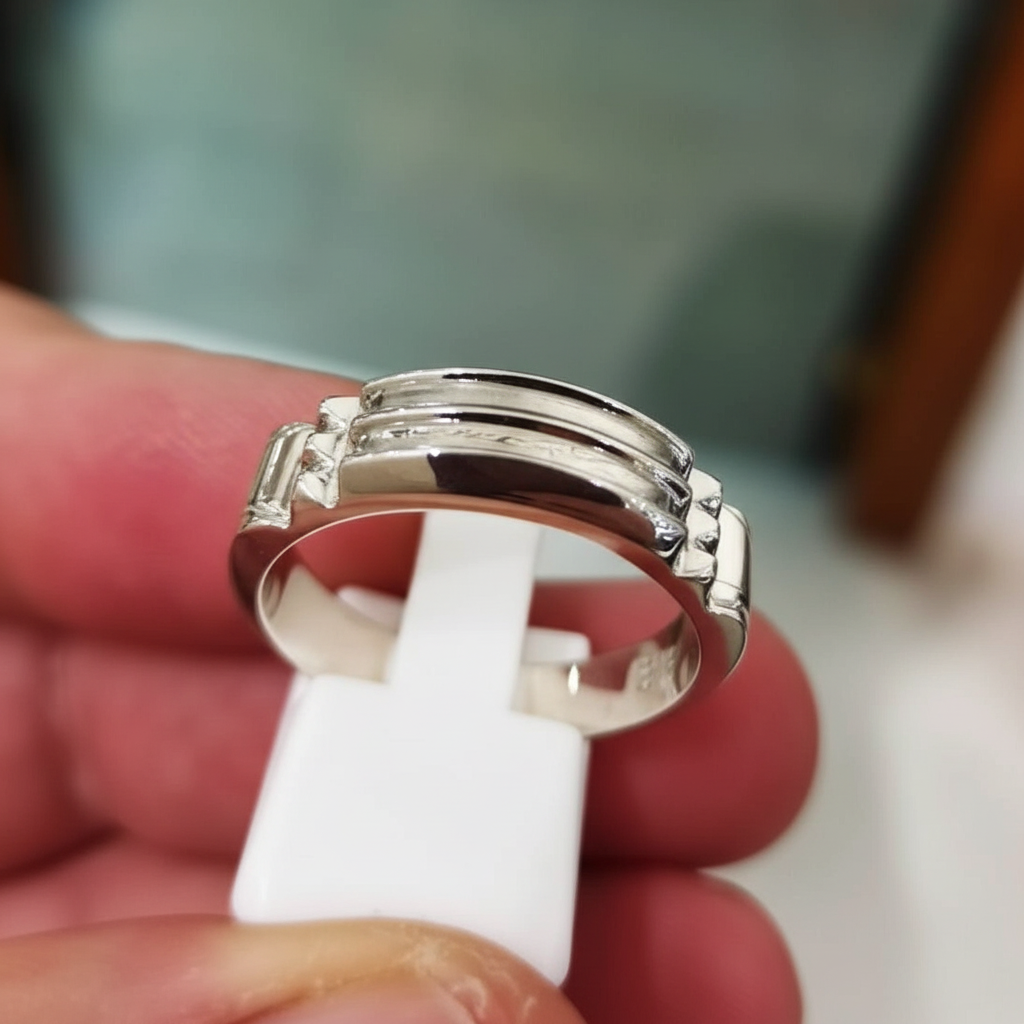 Anello in argento primo piano migliorato