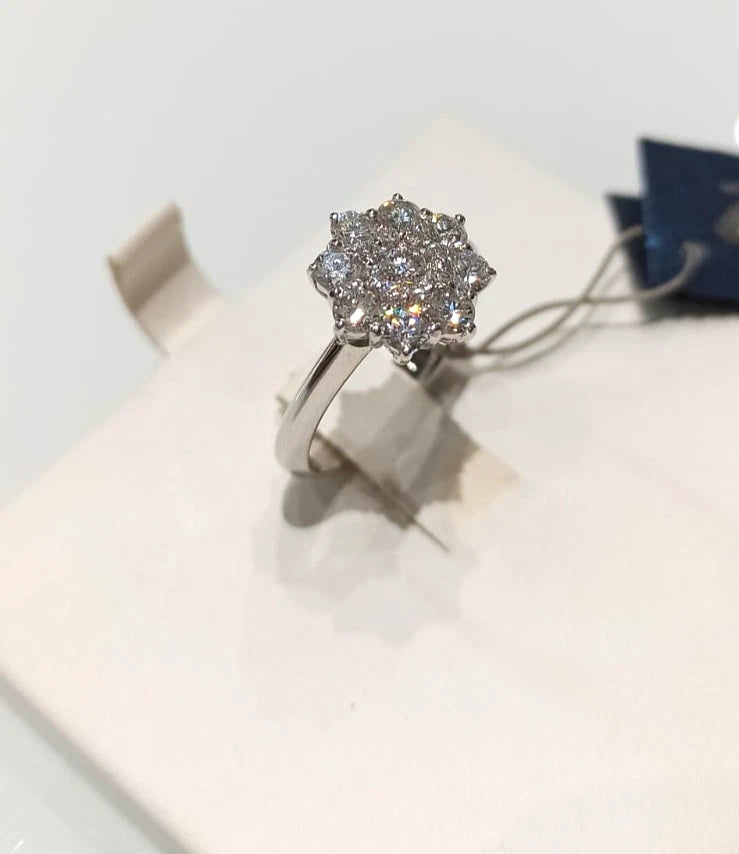 SOLITARIO ORO BIANCO 18 CARATI CON DIAMANTI FORMA MARGHERITA